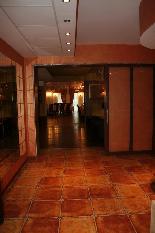 Hotel Tenishouse Marki  Eksteriør bilde